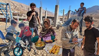 Download Lagu Happy day for the Saleh and Sadri families; excavation of the roof of the house MP3