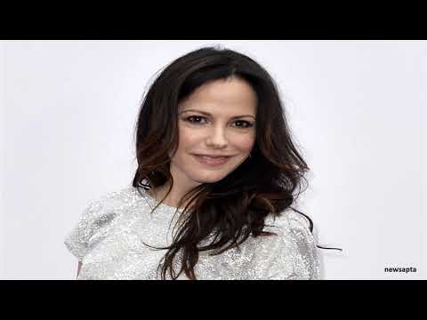 Video: Mary-Louise Parker netto waarde: Wiki, Getroud, Familie, Trou, Salaris, Broers en susters