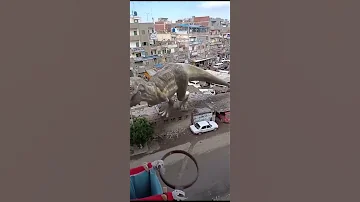 ديناصور داخل المدن Dinosaur صوت مرعب 