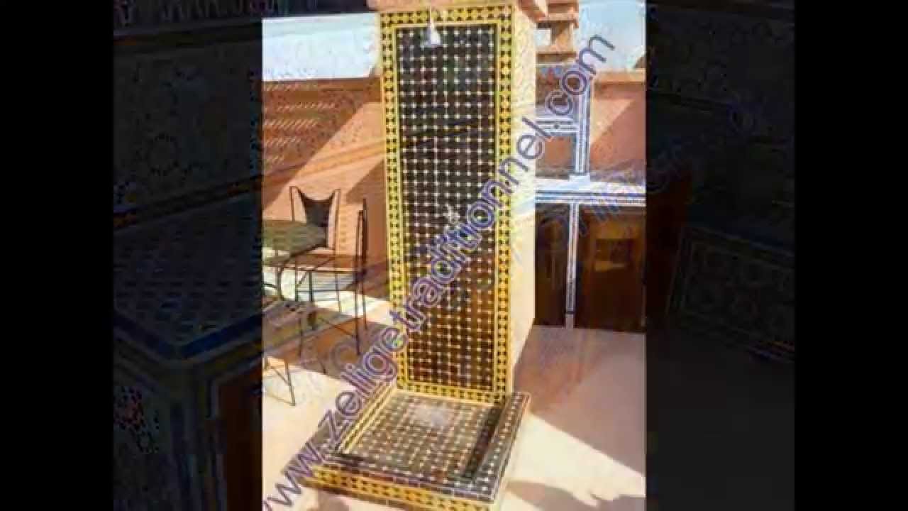 Revêtement du sal deban avec de zellige traditionnel marocaine ...