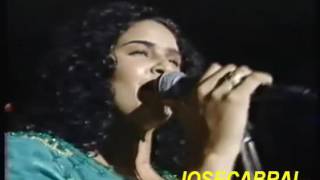 Video thumbnail of "Florangel con Las Chicas del Can - Dame una noche"
