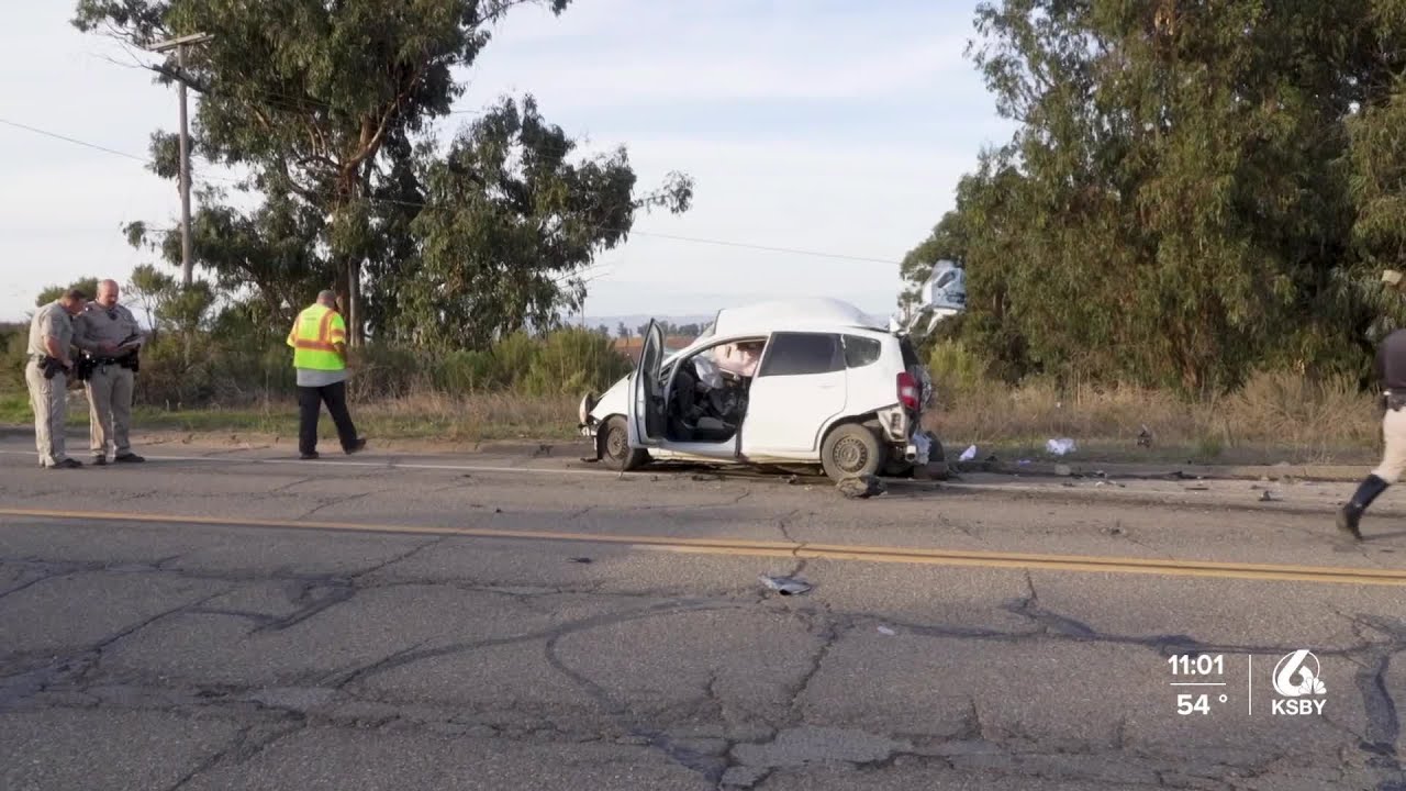 One dead in crash on Clark Avenue