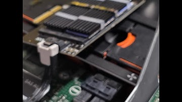 Yes you can run RAID and HBA controller together and they play nice using a Dell 730-XD server