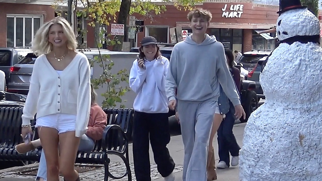 Замерз на виду | Страшный снеговик, 12 сезон, 9 серия