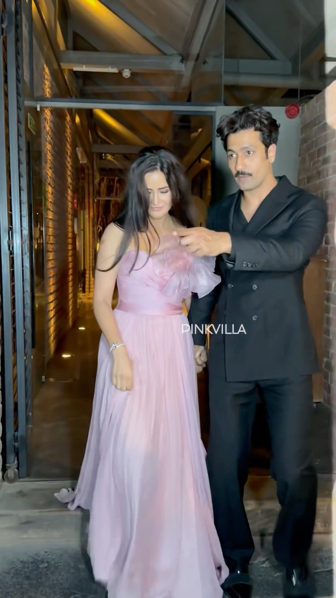 Vicky Kaushal \u0026 Katrina Kaif’s LOVE LANGUAGE is holding hands ? | #shorts #bollywood #couplegoals