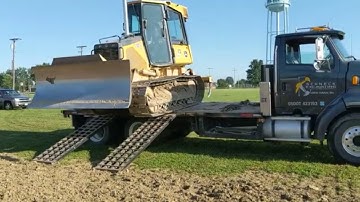 John Deere 650J Dozer Tricky Unload From Truck