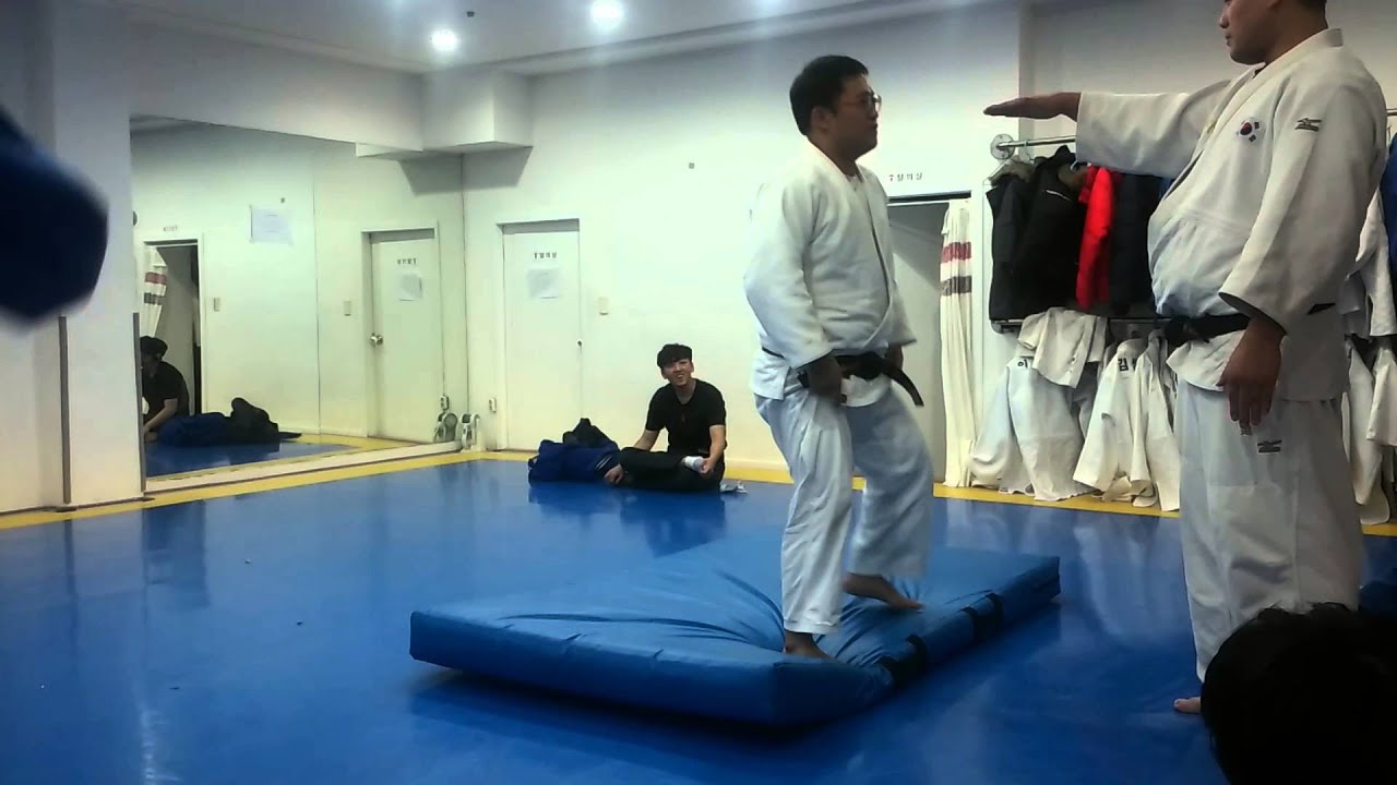 김성범유도관(JUDO)_후방낙법 교육(Judo backfall training)_20151126 YouTube