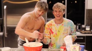 BAKING A CAKE WITH BEST FRIEND!!