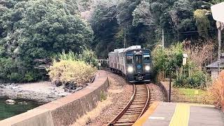 大村線YC1系 快速シーサイドライナー(長崎行き)千綿駅通過