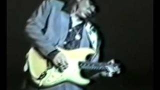 Stevie Ray Vaughan - "The Sky is Crying" - Live in Iowa 1987 chords