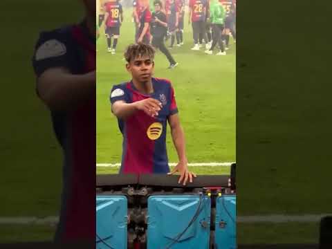 🥺لامين يامال يطلب شعار برشلونة من مشجع عربي❤كأس السوبر lamine yamal ask for Barcelona flag super cup