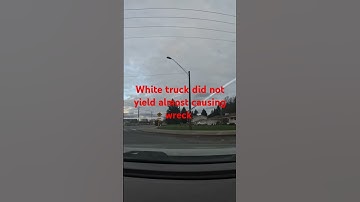 Truck not yielding almost causing wreck #wreck #roundabout #shorts #shortsvideo #nearmiss #doordash