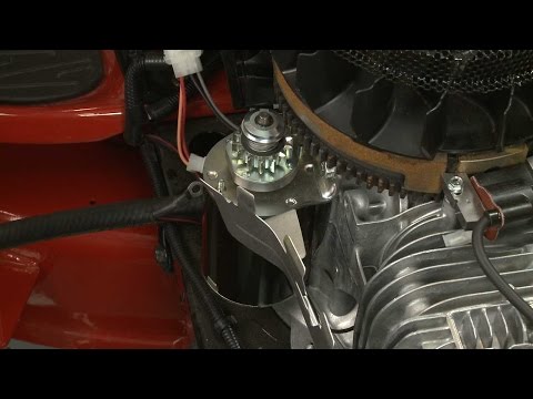 Video: Ako vymeníte spätný štartér na motore Briggs a Stratton?