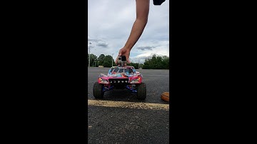 Traxxas Slash 2wd VXL review with some jumps.