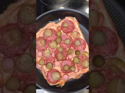 пицца на сковороде 🍕#food #asmr #подпишись #asmr #youtube #youtubeshorts #ужин #shorts #cooking