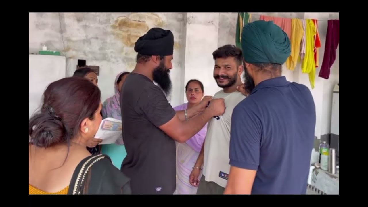 ਅਸੀਂ ਵੀ ਹੋਏ ਹੱਸ ਹੱਸ ਦੂਹਰੇ 😂😂😂 ਕਿੰਨੇ ਟੇਕ ਲੈਣੇ ਪੈਂਦੇ ਨੇ ਸੱਚੀ 