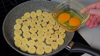 Slice the bananas and place them in the pan - record-breaking recipe with two eggs