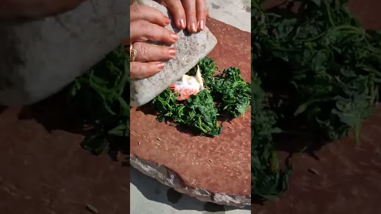 बथुए का रायता जो गांव की याद दिलाए | bathua raita recipe #shorts #recipe