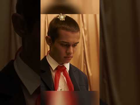 Сколько стоит устав ВЛКСМ | слово пацана кровь на асфальте 2023 #словопацана #сериал