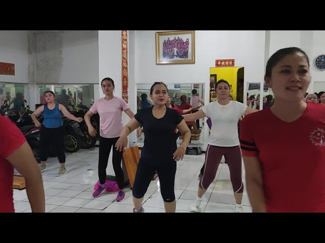 senam kreasi Wedi karo bojomu #steprobic#Dance class=