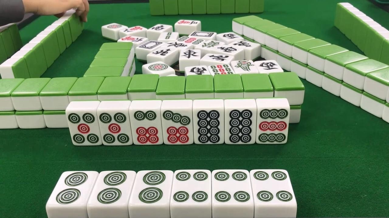 万字清一色再现江湖，那不是偶然，小哥对麻将那是别具一格的理解