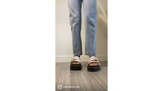 HOW MOM JEANS  SHOULD FIT!