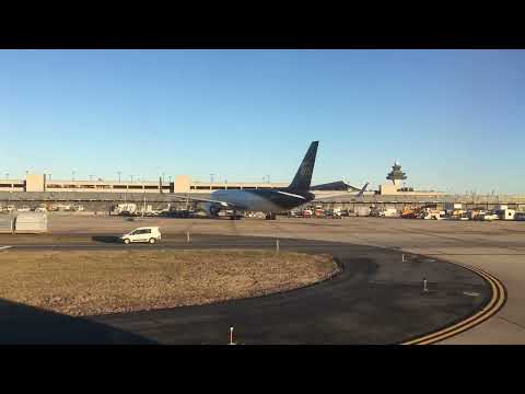 Videó: Dulles Airport rendelkezik zuhanyzóval?