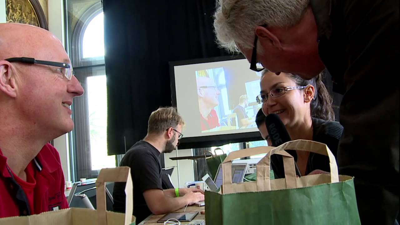 iBeacon Experience Days:  Erwin Blom talks to the teams day 1