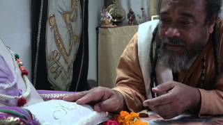 Mooji Baba returns to the home of his Master Papaji