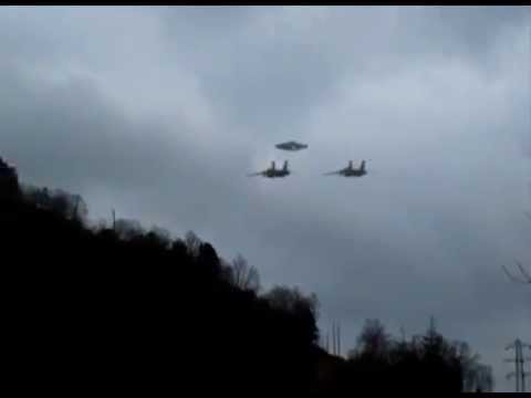UFO escorted by Air Force Fighters