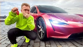 Мне подарили машину Теслу в Украине за 24.000.000 рублей ! Первый обзор в России на Tesla Roadster