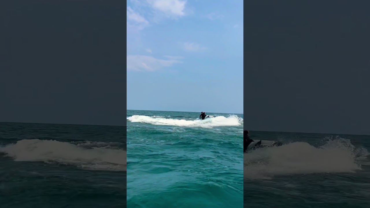 This is how you drive a jet ski in Toronto 