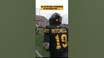 Wholesome moment! 🥹 WestJet Thanksgiving Weekend. #CFL #CFLFootball