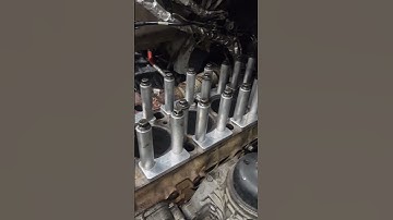 This is how you pressure test a DD15 engine block -CXD #Detroit #DD15 #CoolantLeak