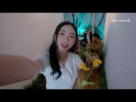 Think A Belle - Melodi Cinta (Official Lyric Video)