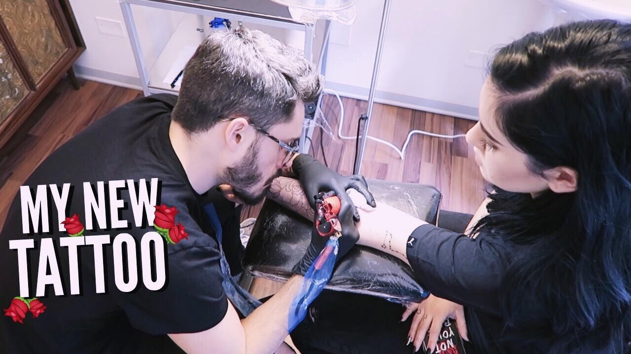 IL TATUAGGIO PIÙ GRANDE CHE ABBIA MAI FATTO | VLOG 17/03/2017