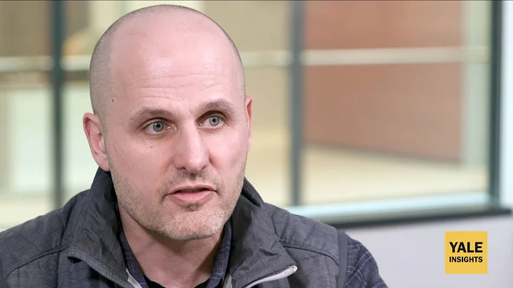 Laszlo Bock, Humu: Can the Occasional Nudge Make Y...