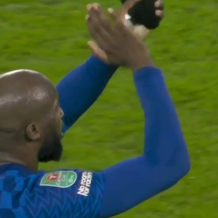 ‘We still love you Romelu Lukaku’ 🤔 😂 👏 | #shorts