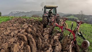 Весняна оранка під картошку на фермі у Швейцарії