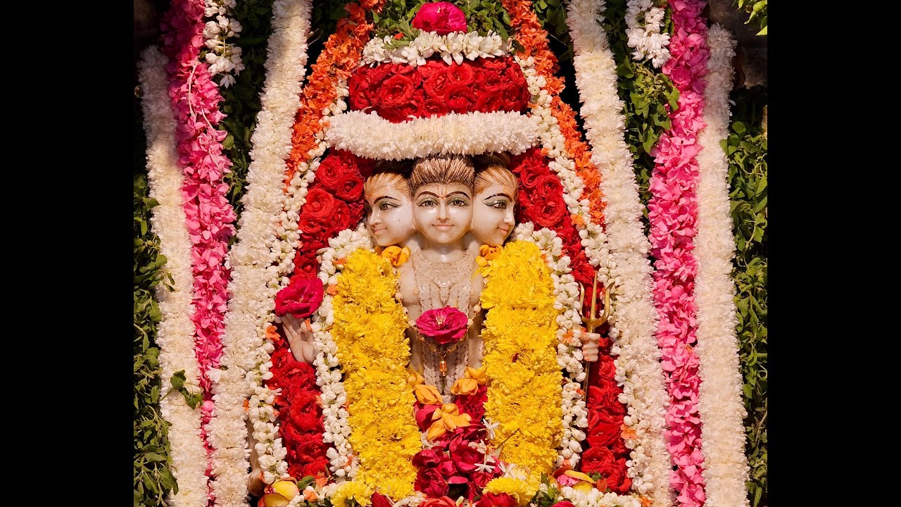 ಗಾಣಗಾಪುರವೆಂಬ ದೊಡ್ಡ ಶಹರ ... ಅಲ್ಲಿ ದತ್ತನೆಂಬ ಒಬ್ಬ ದೊಡ್ಡ ಸಾಹುಕಾರ : Datta Bhajan