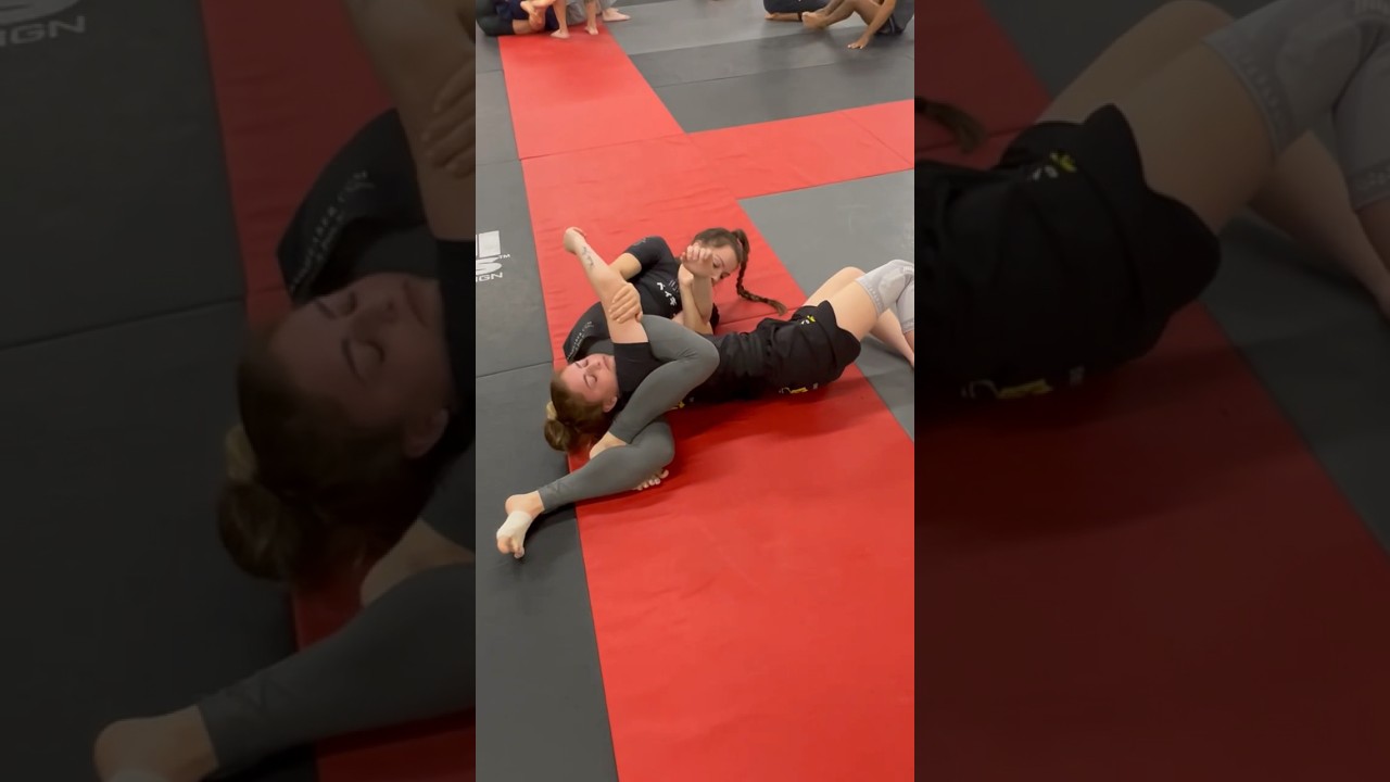 Kimura To Triangle | Danielle Kelly #bjj #jiujitsu #grappling #combatsport