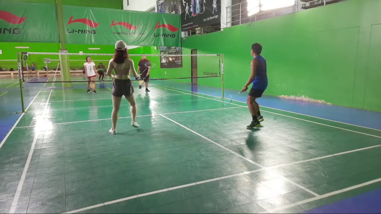 Live @ N&K Badminton (Playing Badminton in Bangkok)