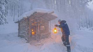 I Escaped a Blizzard into a Primitive Log Shelter  Solo Overnight in the Winter Forest