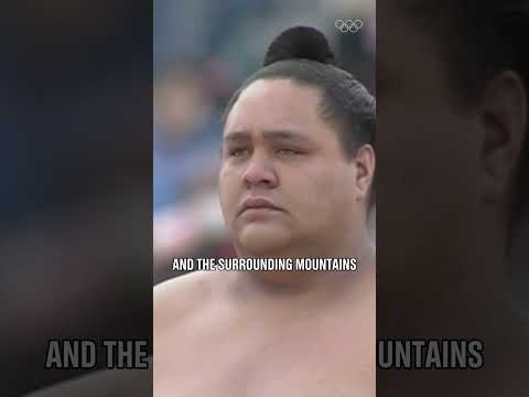 Yokozuna Akebono performing his majestic dohyo-iri ceremony at #Nagano1998.