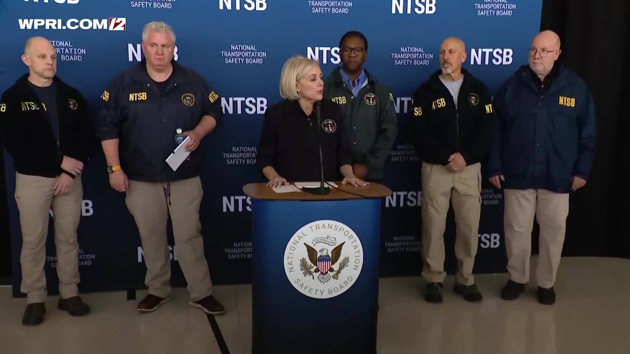 NTSB holds press conference on DC air collision - YouTube