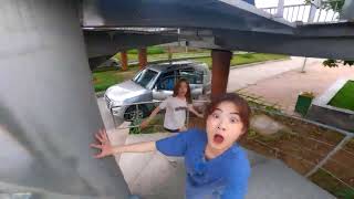 Escaping Angry Girl And Her Friends Epic Parkour Chase