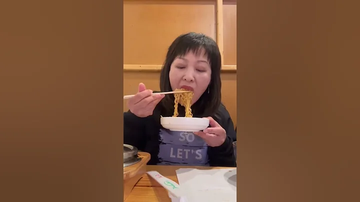 EATING SPICY RAMEN NOODLES WHEN THIS HAPPENED... #shorts #mukbang #food