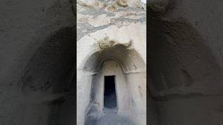 Kayaya Oyulmuş Yaşam Evi Resimi