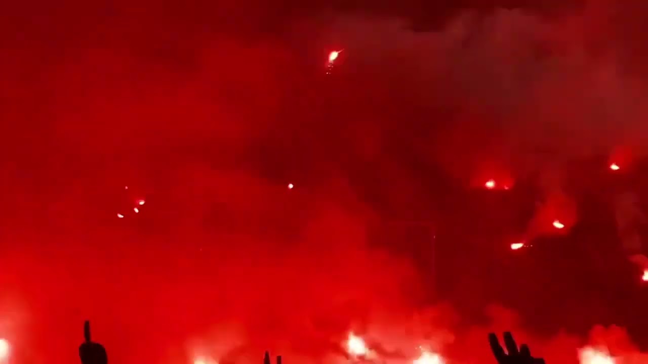 הקהל של הפועל תל אביב עם מופע הפירו הגדול ביותר שהיה בארץ דרבי 21.5.2022