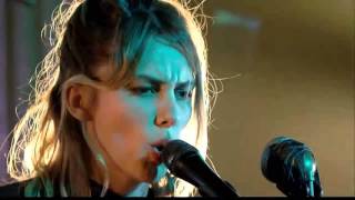 Wolf Alice - Giant Peach (Canal+ 2015) screenshot 3